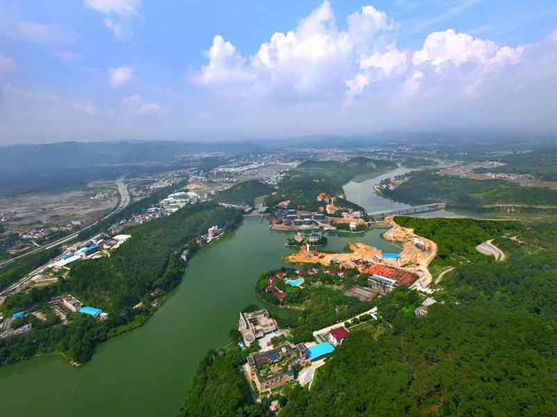 【佛岡】入住準五星利鑫國際SPA水療酒店、無限次水療、泳池、“領路臺灣風情—田野綠世界”、親子小游戲、龍?zhí)缎≌疍IY米餅、石頭作畫、采摘小番茄、耕種體驗二天游